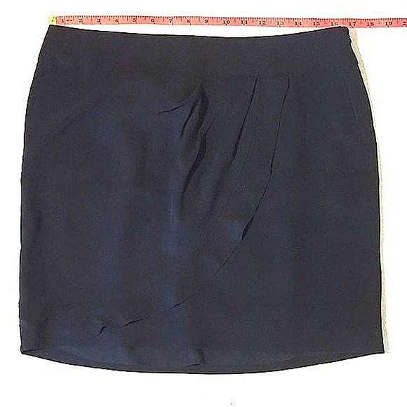 Ann Taylor LOFT Silk Wrap Skirt Straight Above Knee Side Zipper Pockets Pleated - Picture 10 of 16